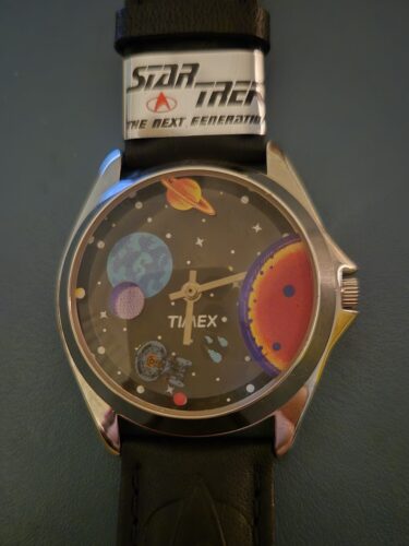 zifferblatt einer timex-uhr mit star-trek-motiv
